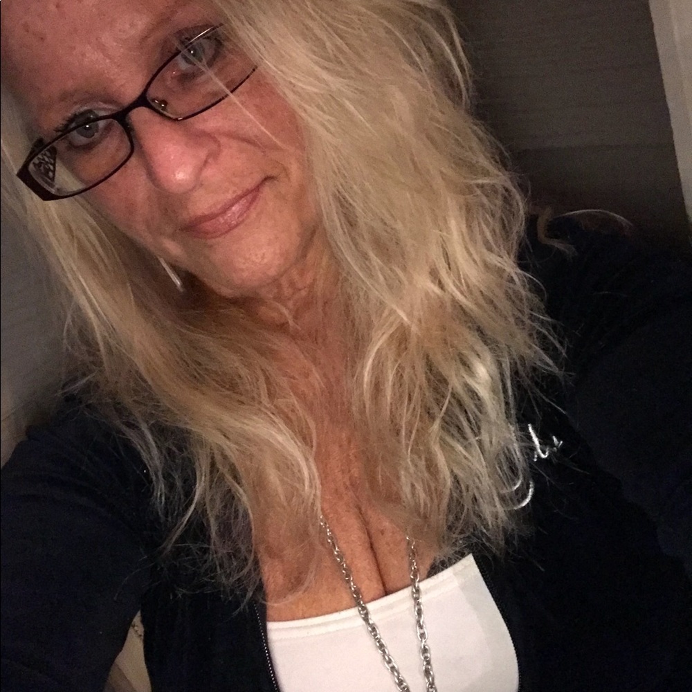 Meet your Posher, Joanie